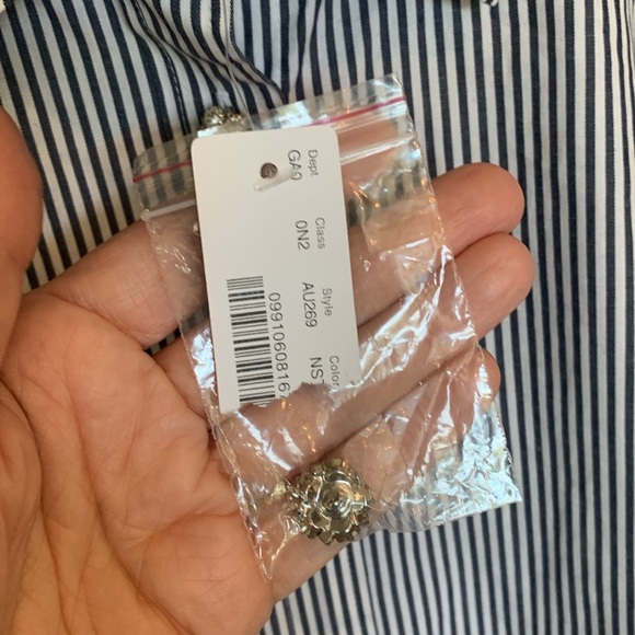 J. Crew Slim Fit Striped Jewel Button Top Size 4 NWT - Picture 9 of 9